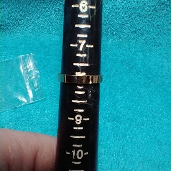 Goldtone ring base for whatever you wish to put on it square plain - Picture 2 of 5